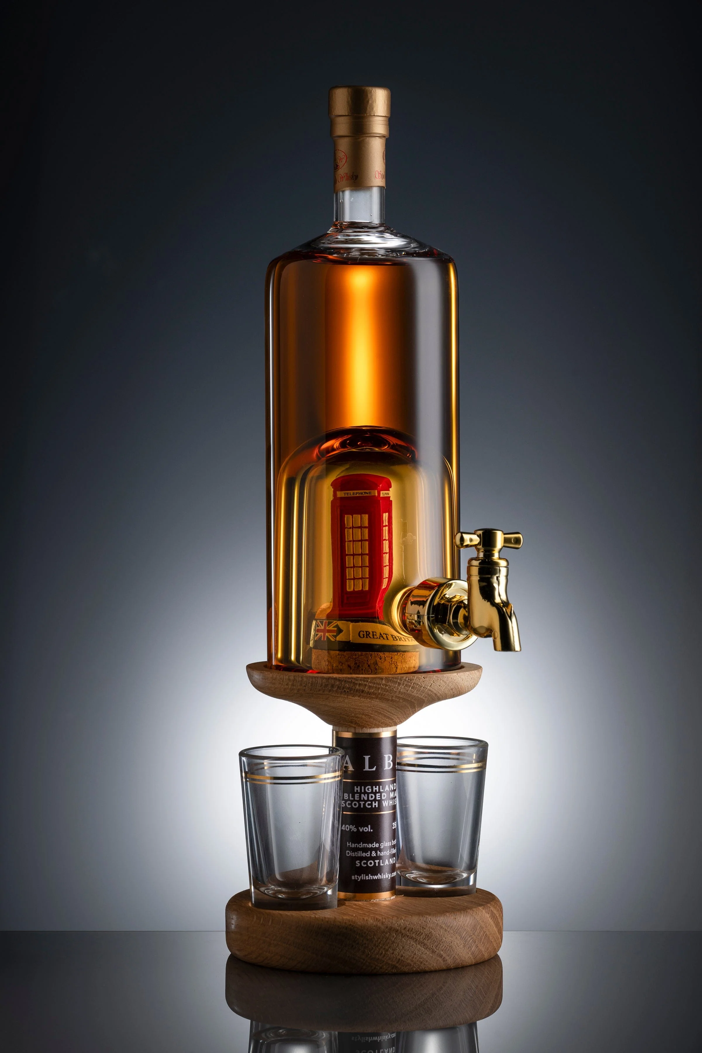 Red Telephone Box Refillable Rum Decanter & 2 Glasses 35cl